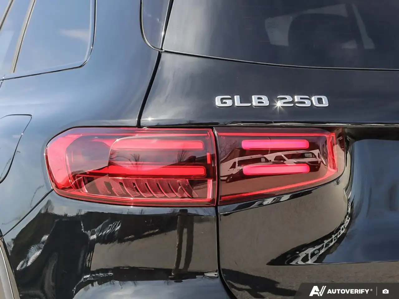 Mercedes-Benz GLB - Image 11