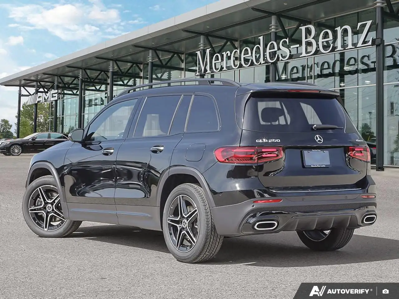 Mercedes-Benz GLB - Image 4