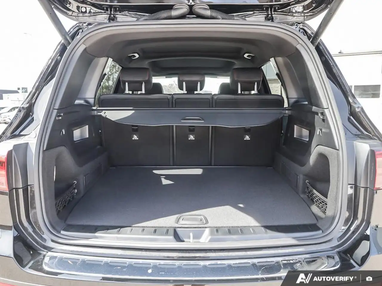 Mercedes-Benz GLB - Image 10