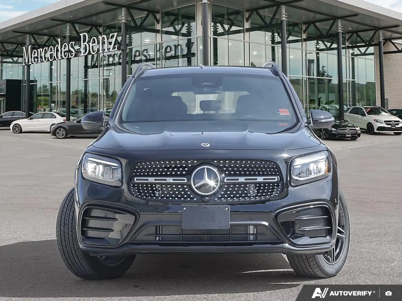 Mercedes-Benz GLB - Image 2
