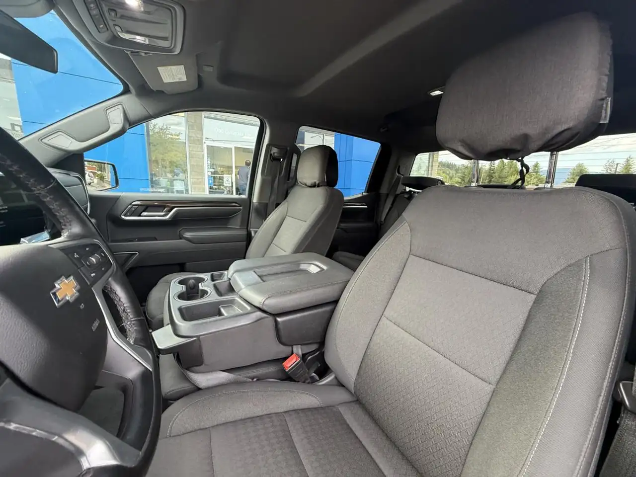Chevrolet Silverado 1500 - Image 21