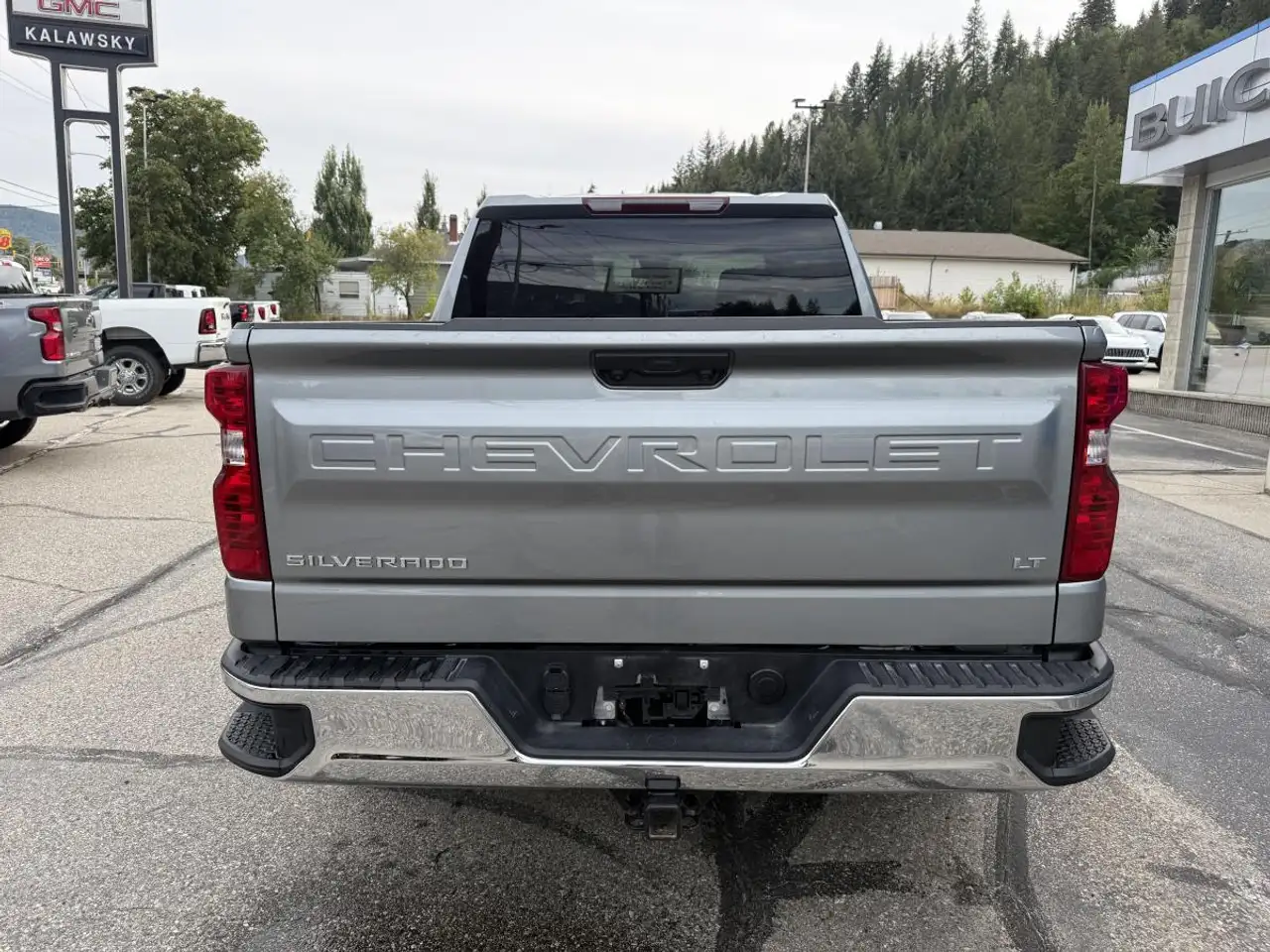 Chevrolet Silverado 1500 - Image 6