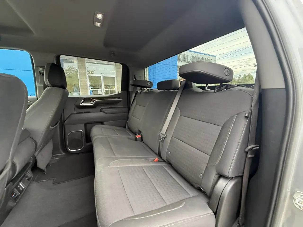 Chevrolet Silverado 1500 - Image 19
