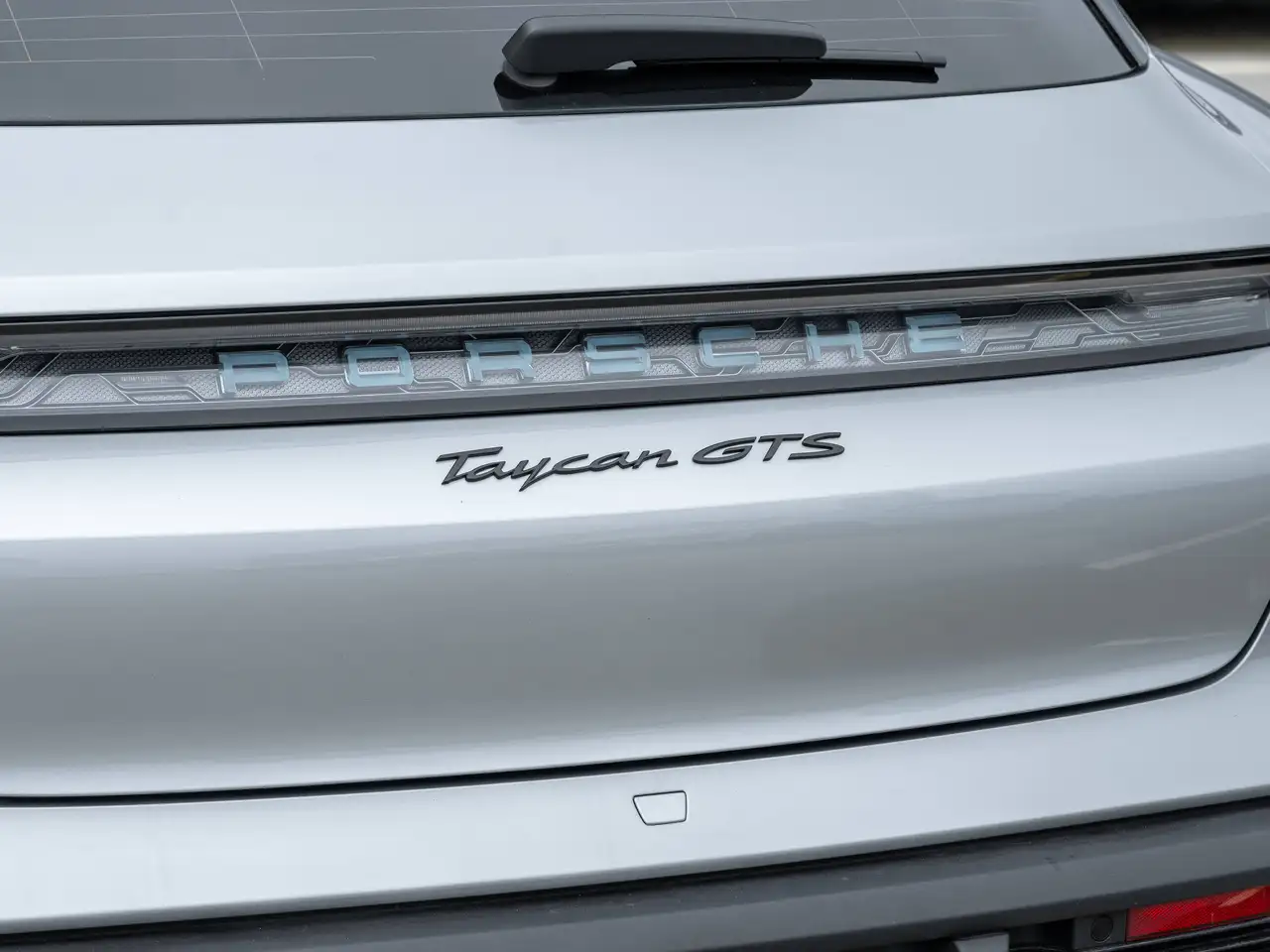 Porsche Taycan - Image 13