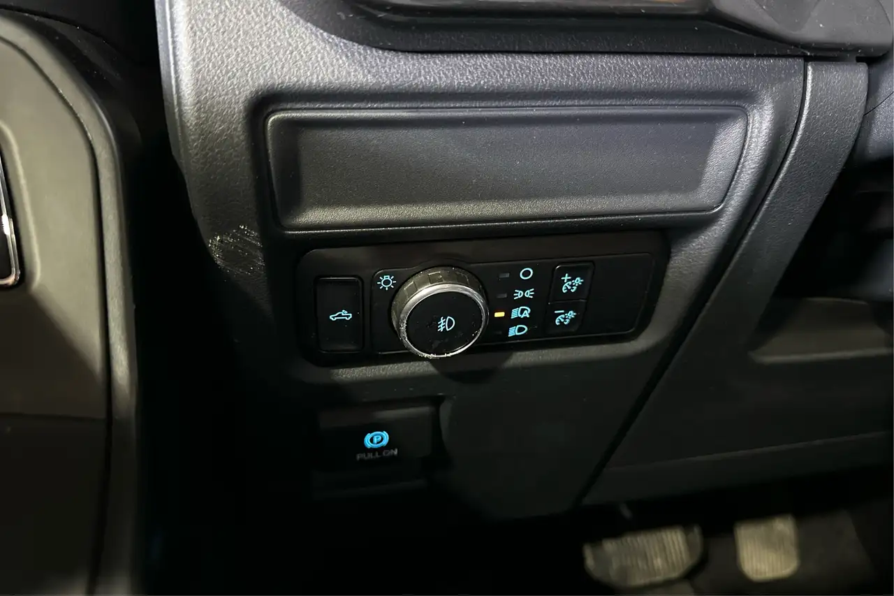 Ford F-150 - Image 32