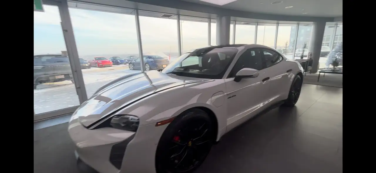 Porsche Taycan - Image 2