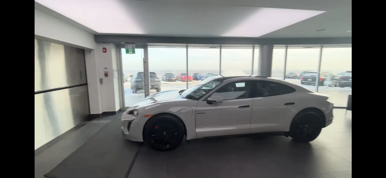 Porsche Taycan - Image 1