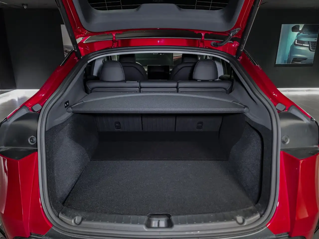 Tesla Model Y - Image 22