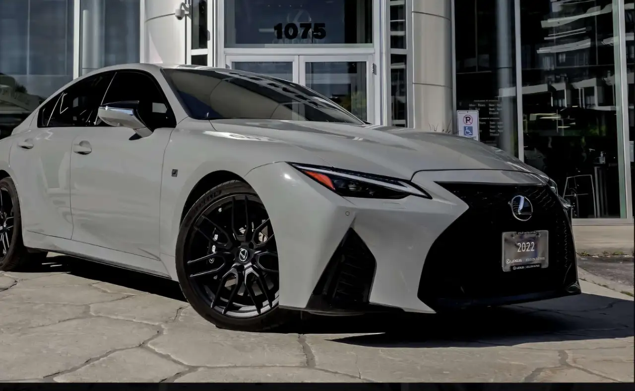 Lexus IS