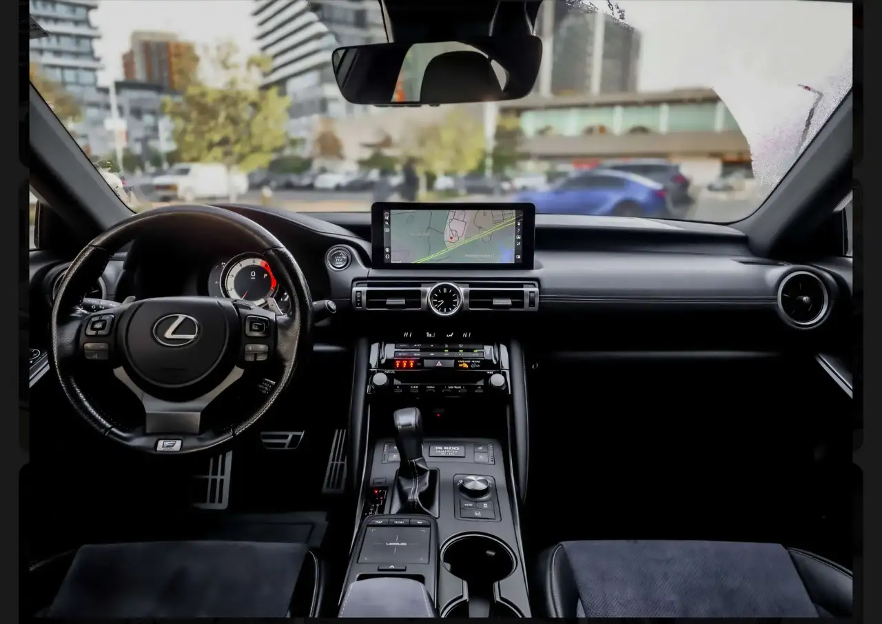 Lexus IS - Image 13