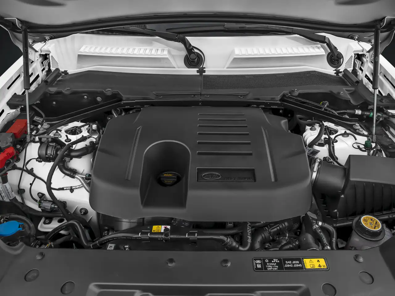 Land Rover Defender - Image 8