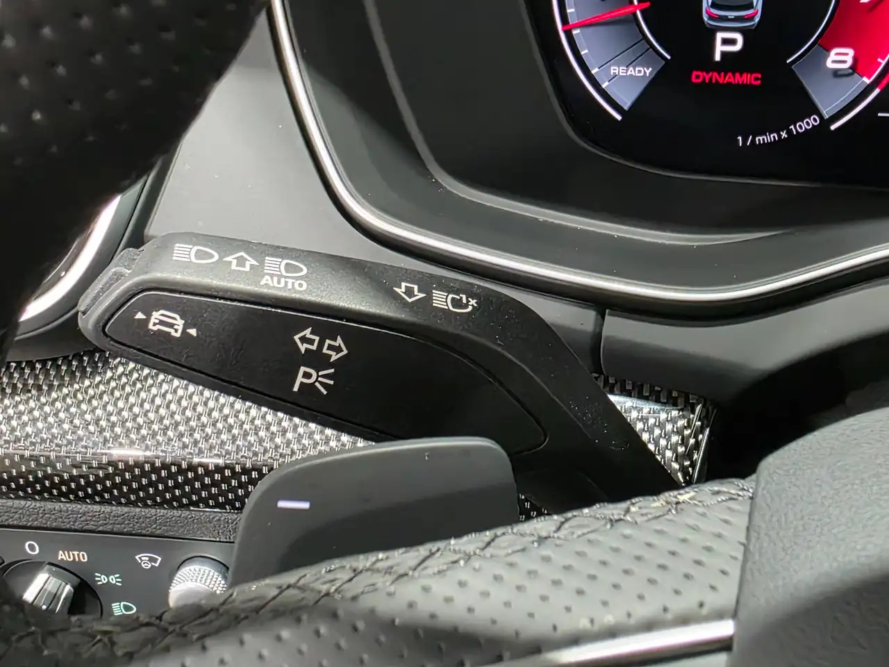 Audi SQ5 - Image 23