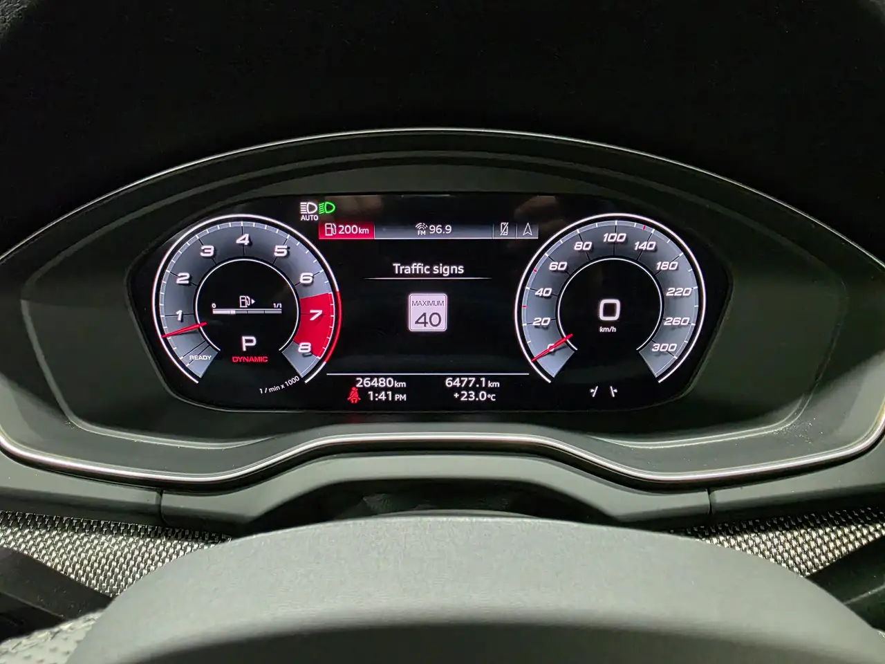 Audi SQ5 - Image 24