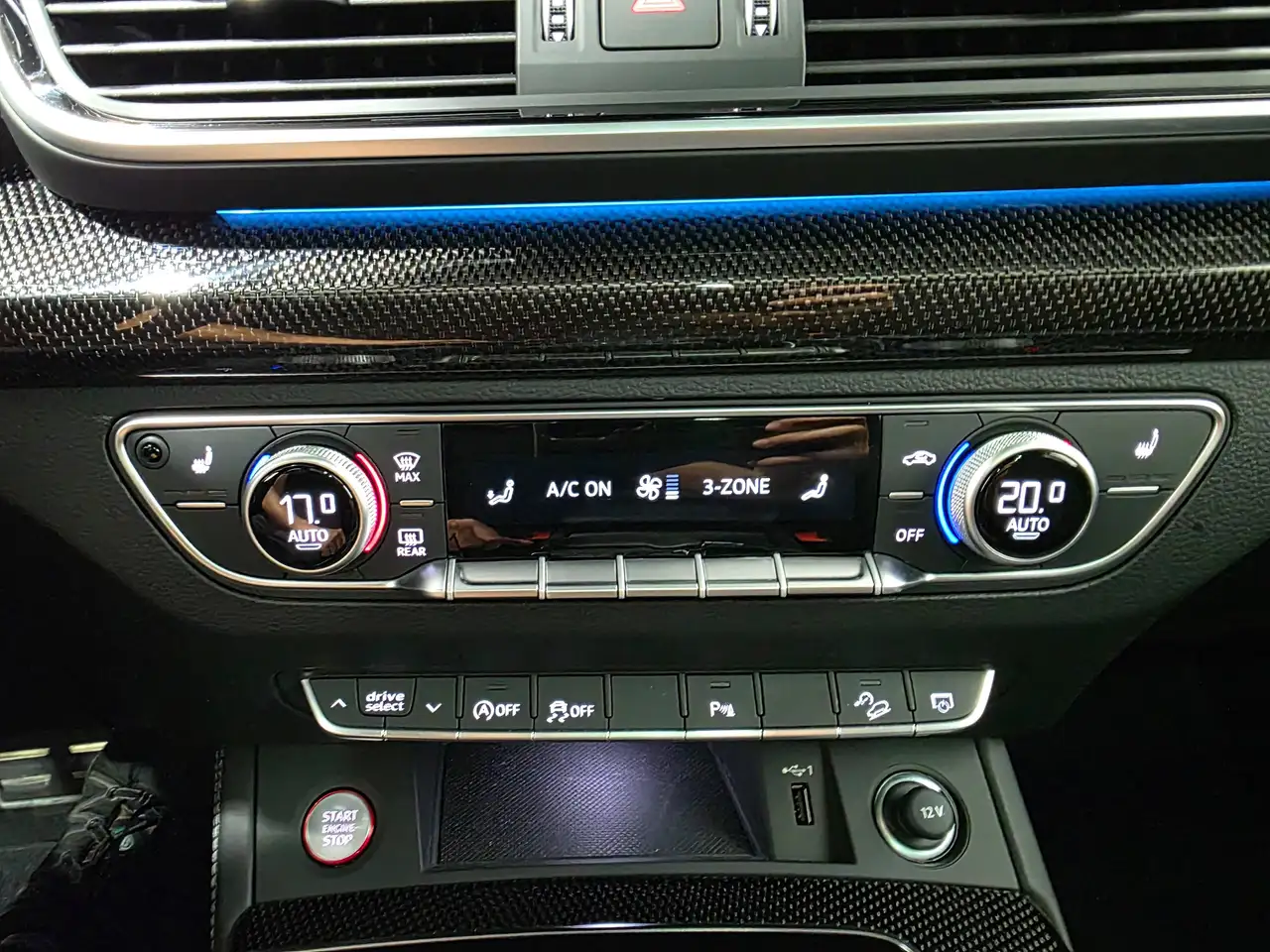 Audi SQ5 - Image 25