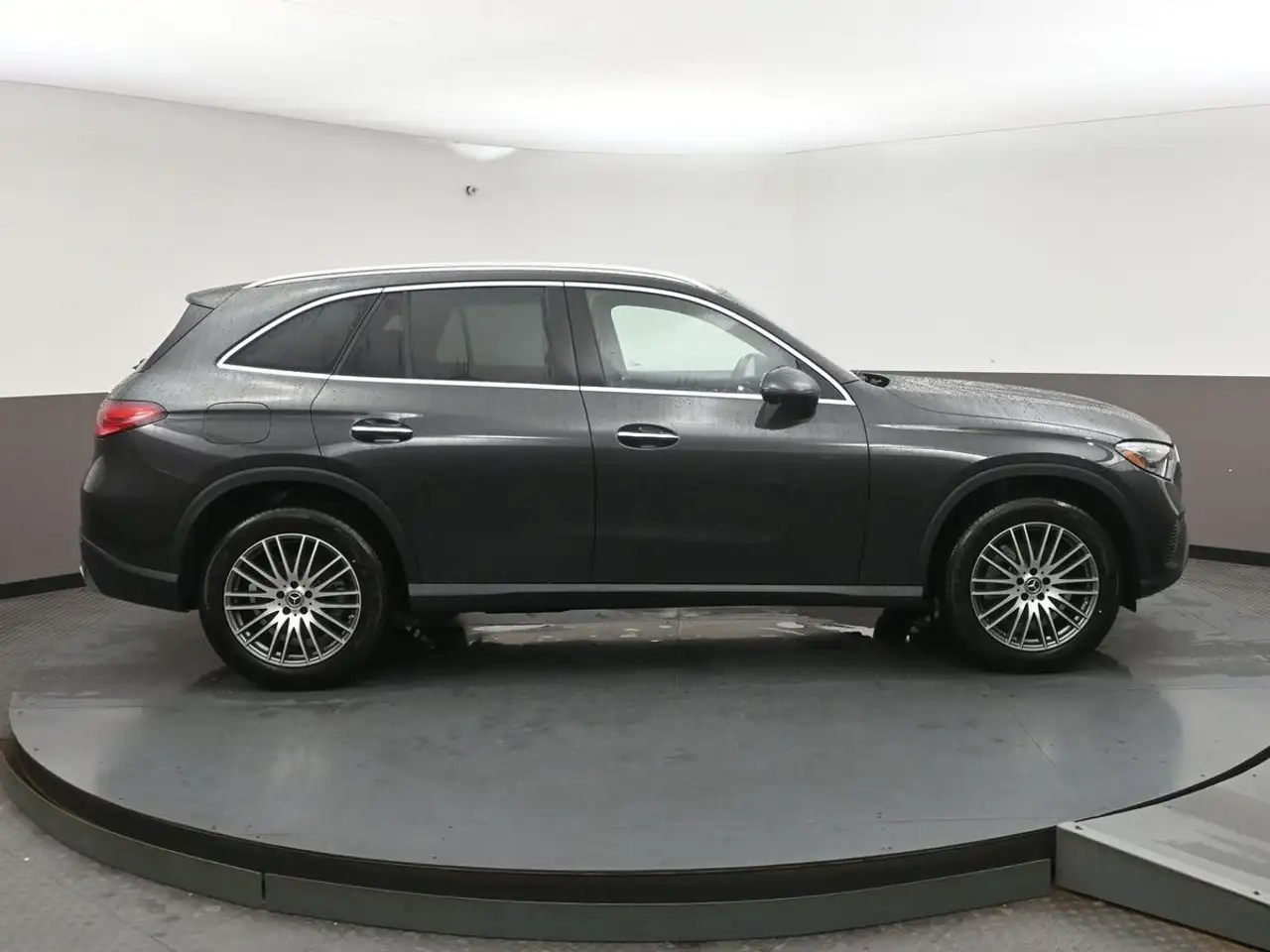 Mercedes-Benz GLC - Image 43