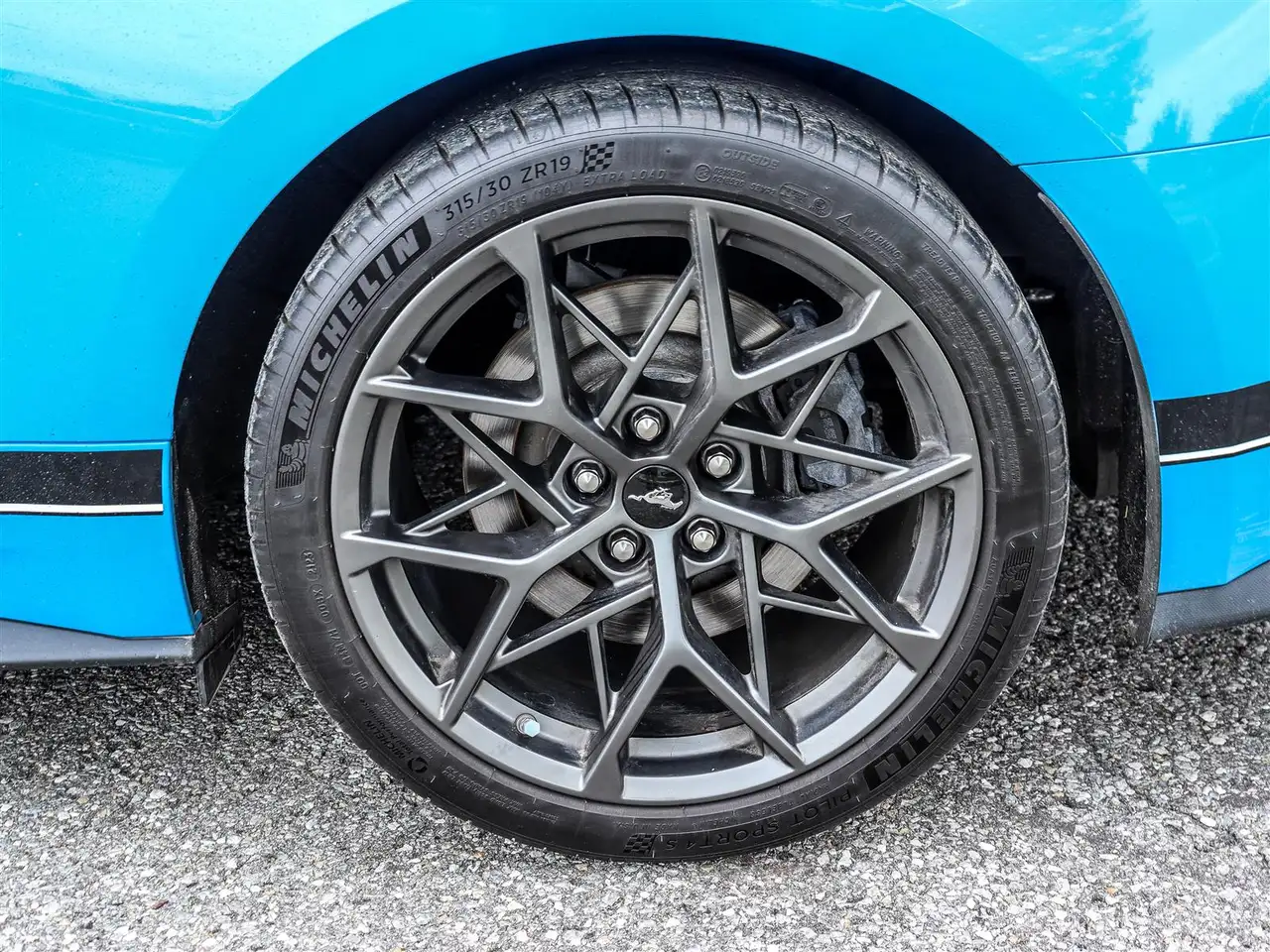 Ford Mustang - Image 19