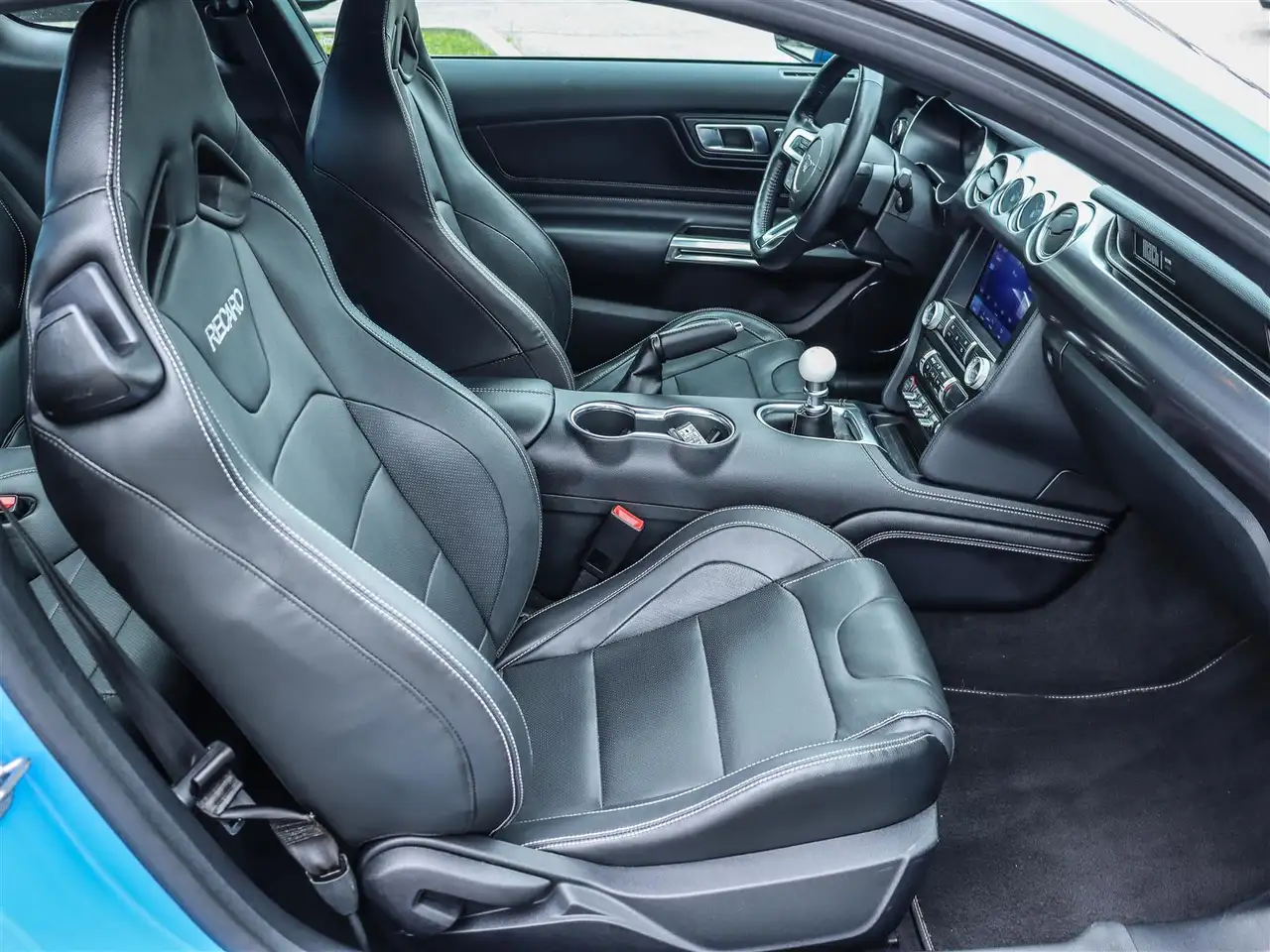 Ford Mustang - Image 15