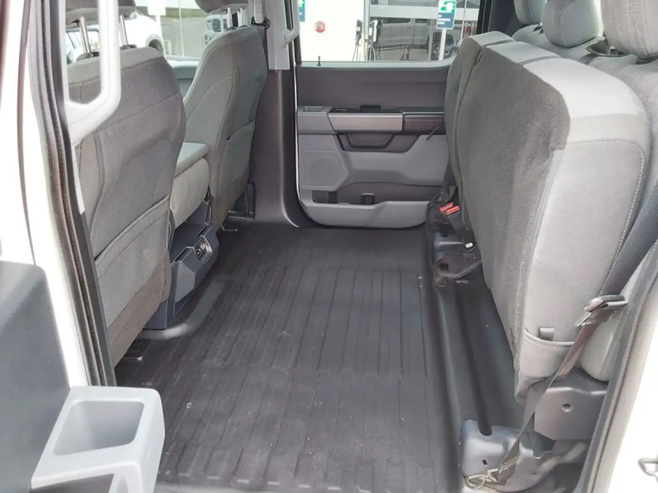 Ford F-150 - Image 11
