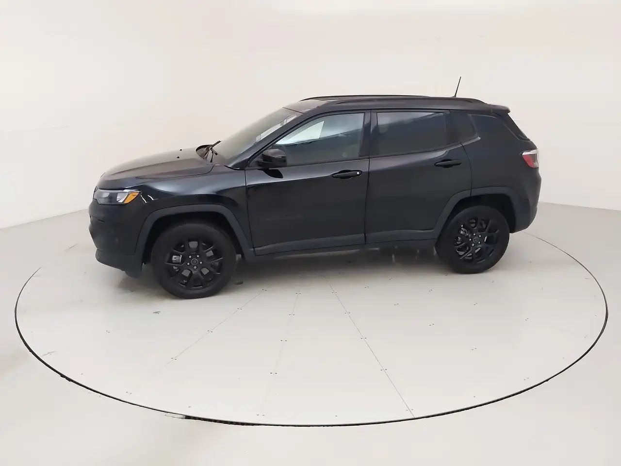 Jeep Compass - Image 11