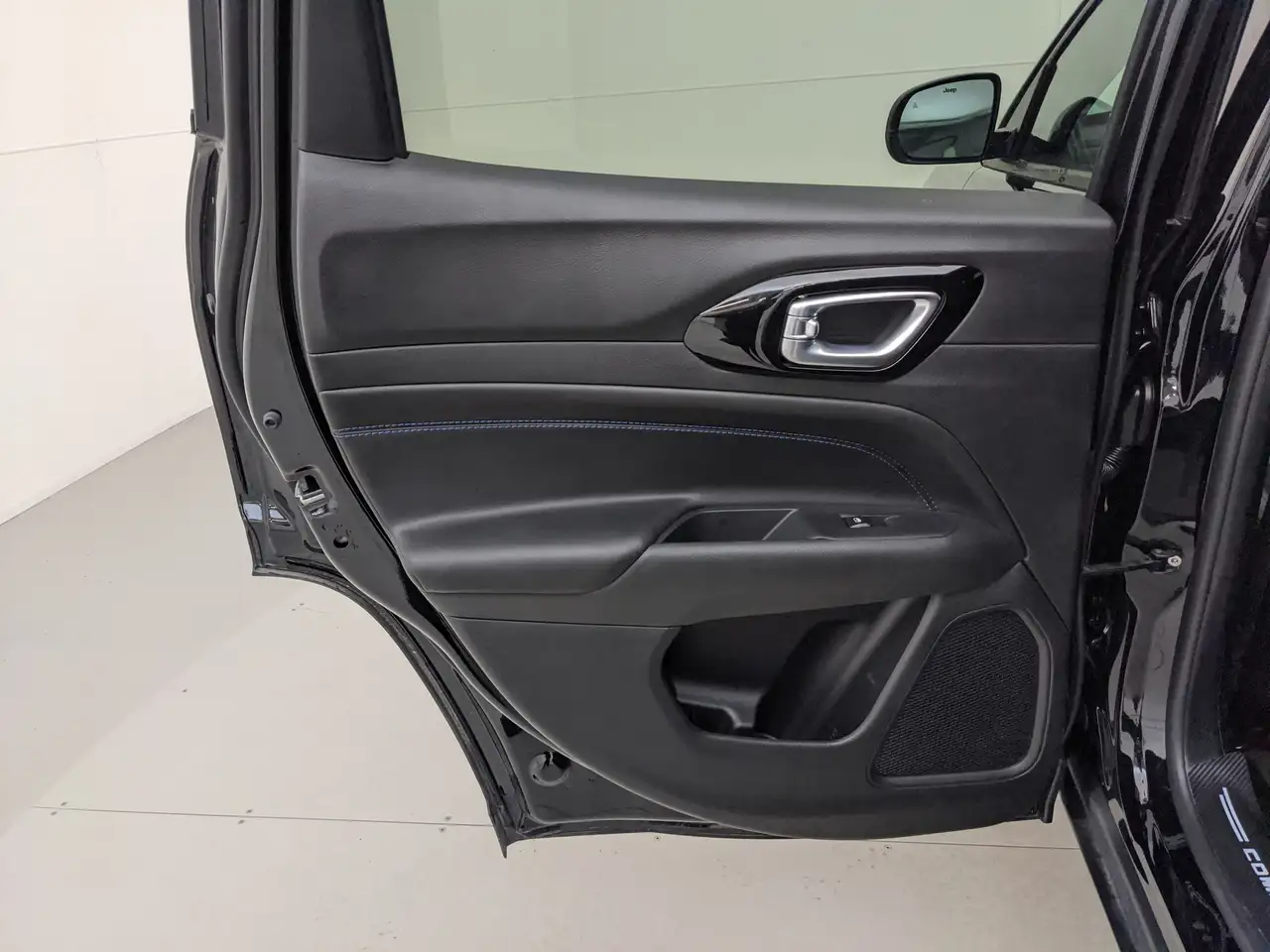 Jeep Compass - Image 30