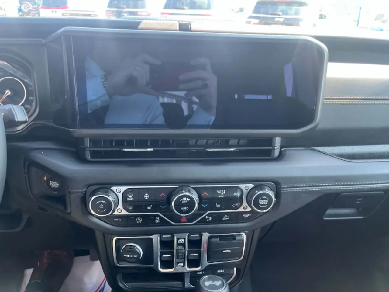 Jeep Wrangler - Image 14