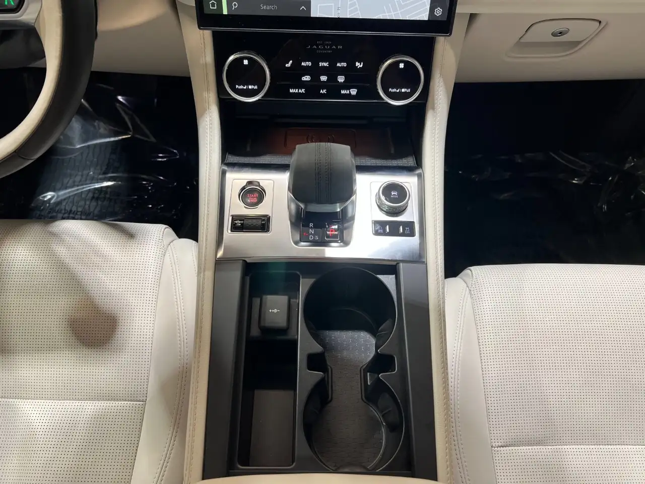 Jaguar F-Pace - Image 25