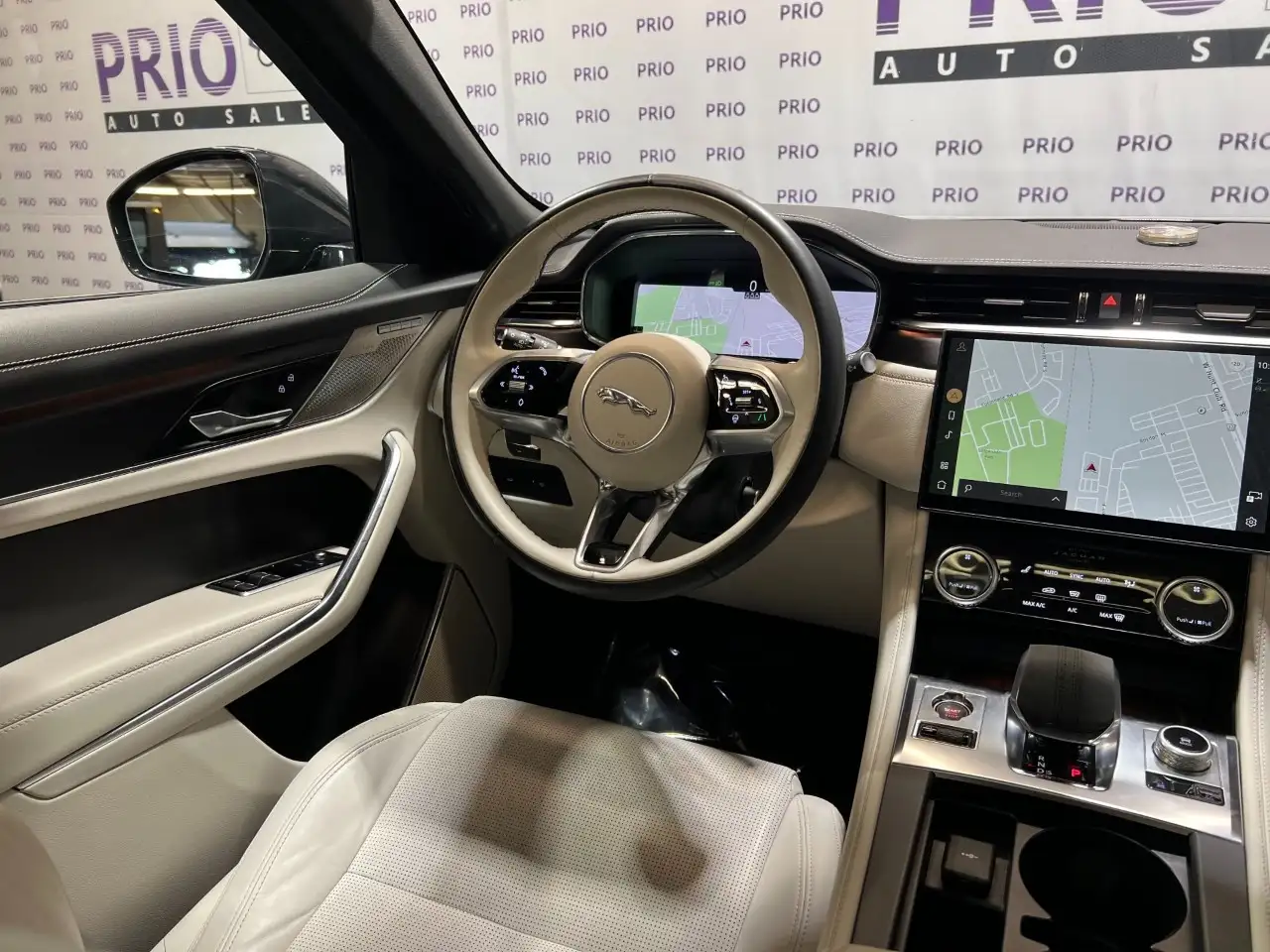 Jaguar F-Pace - Image 26