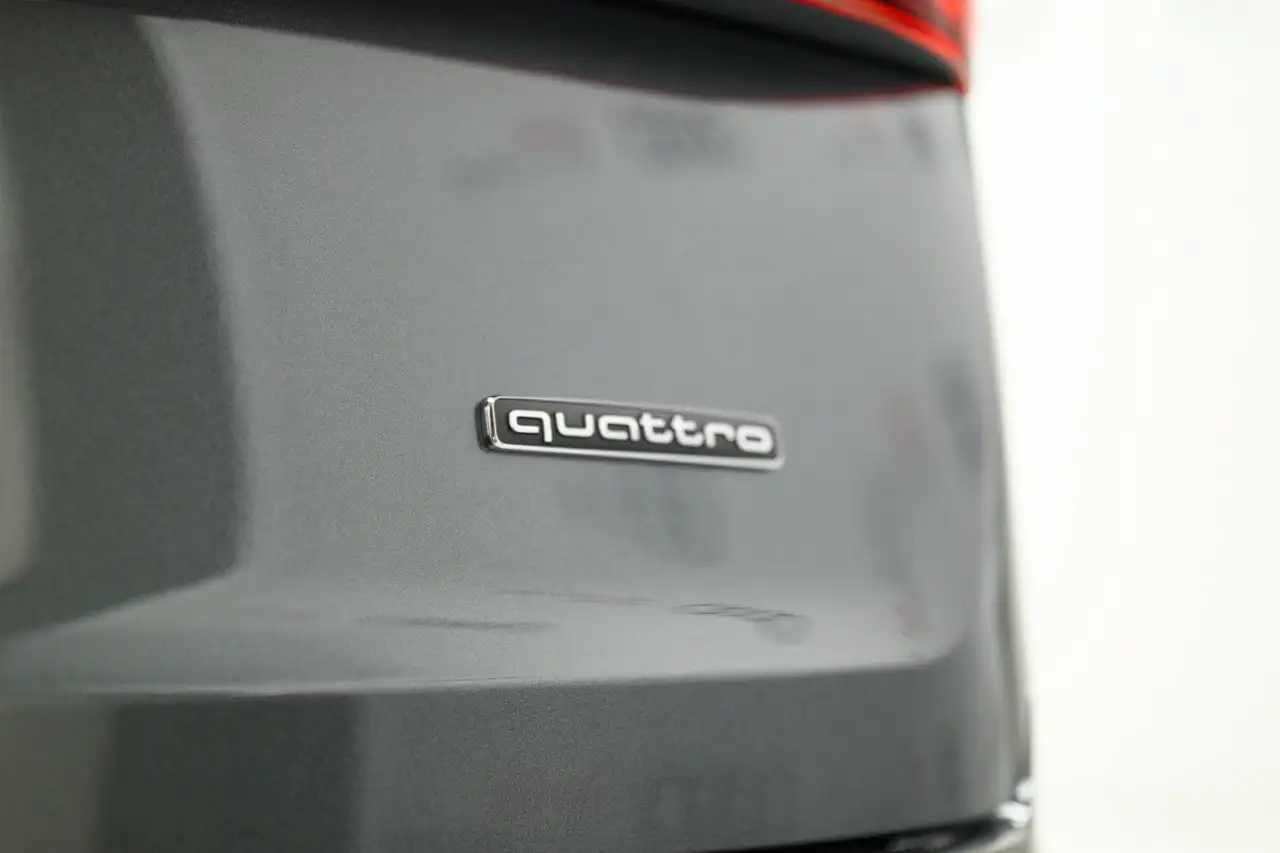 Audi Q7 - Image 9