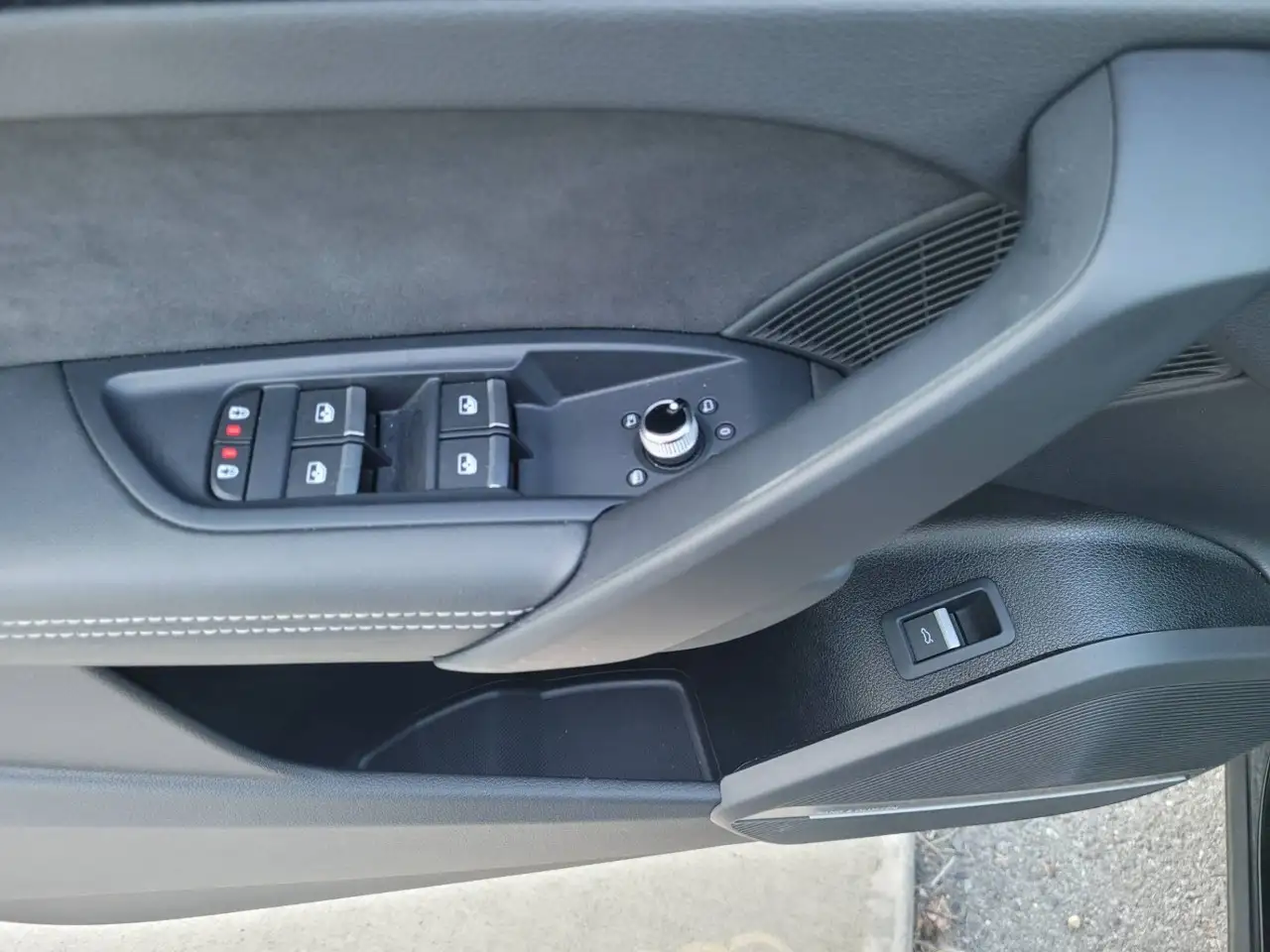 Audi SQ5 - Image 17