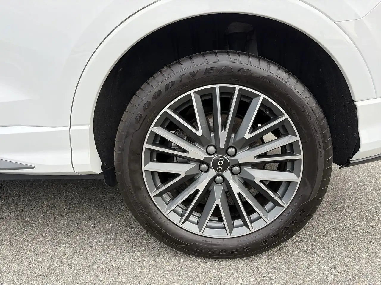 Audi Q3 - Image 18