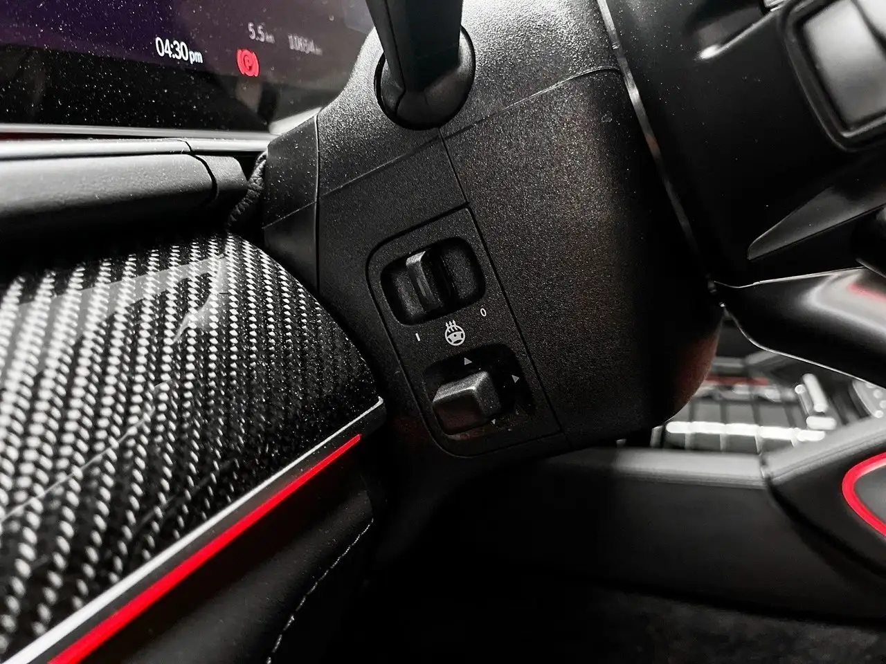 Mercedes-Benz GLE - Image 27