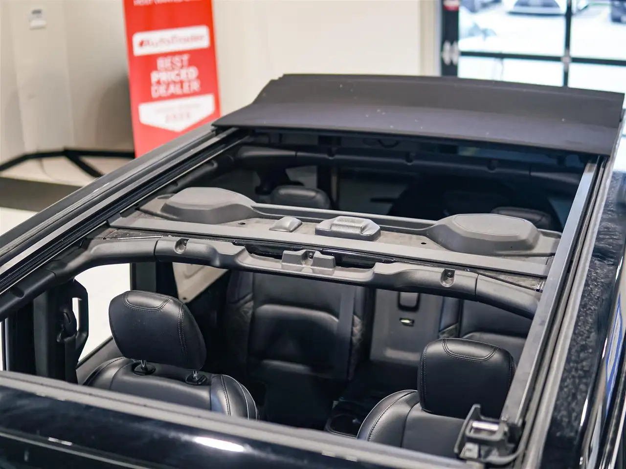 Jeep Wrangler - Image 21