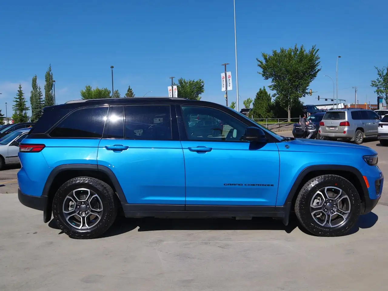 Jeep Grand Cherokee - Image 7