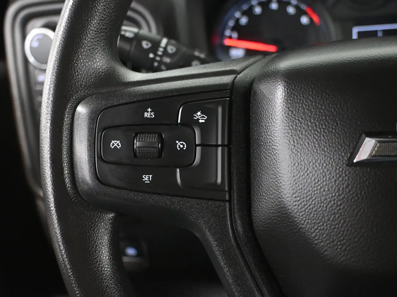 Chevrolet Silverado 1500 - Image 14