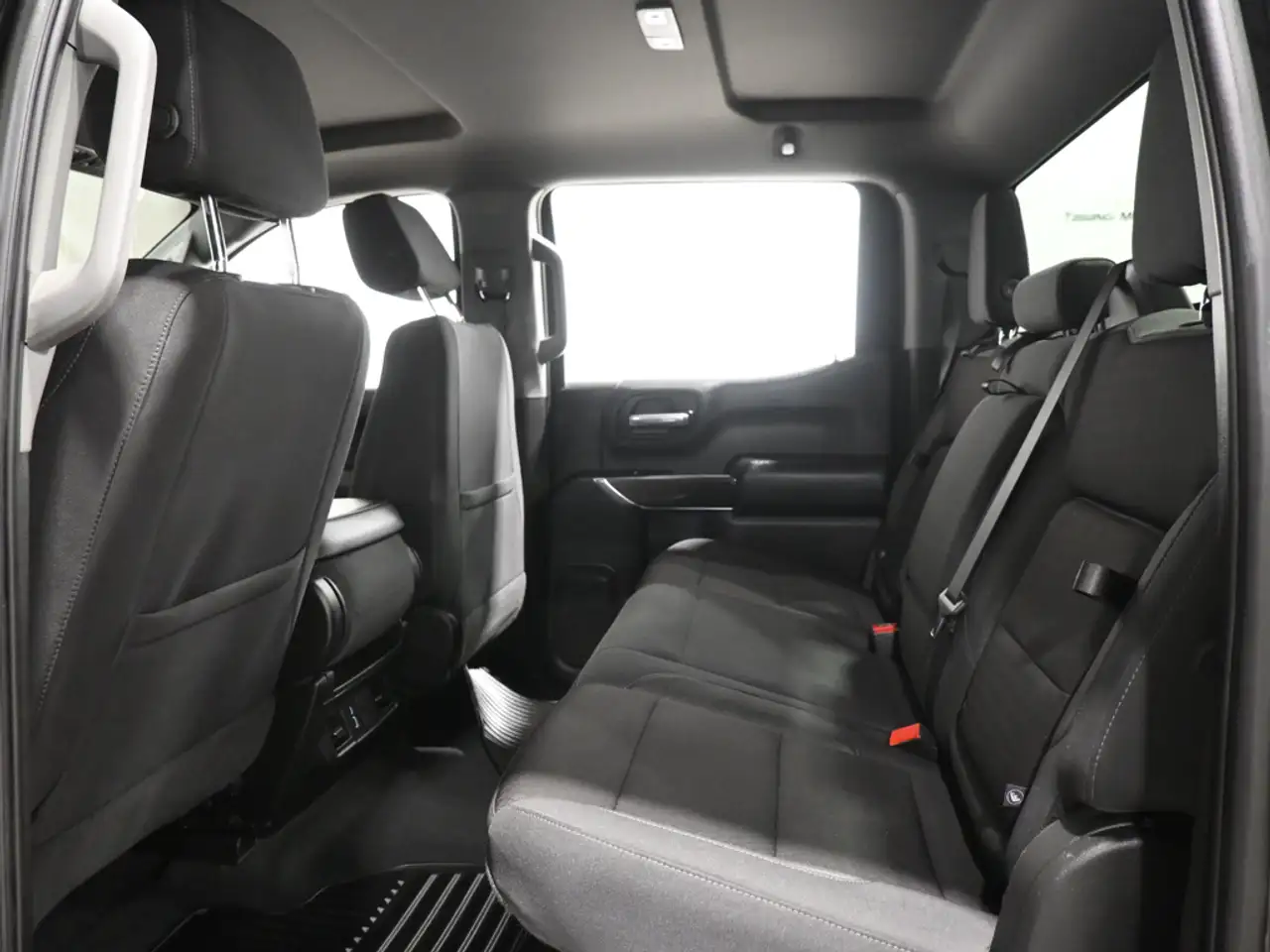 Chevrolet Silverado 1500 - Image 22