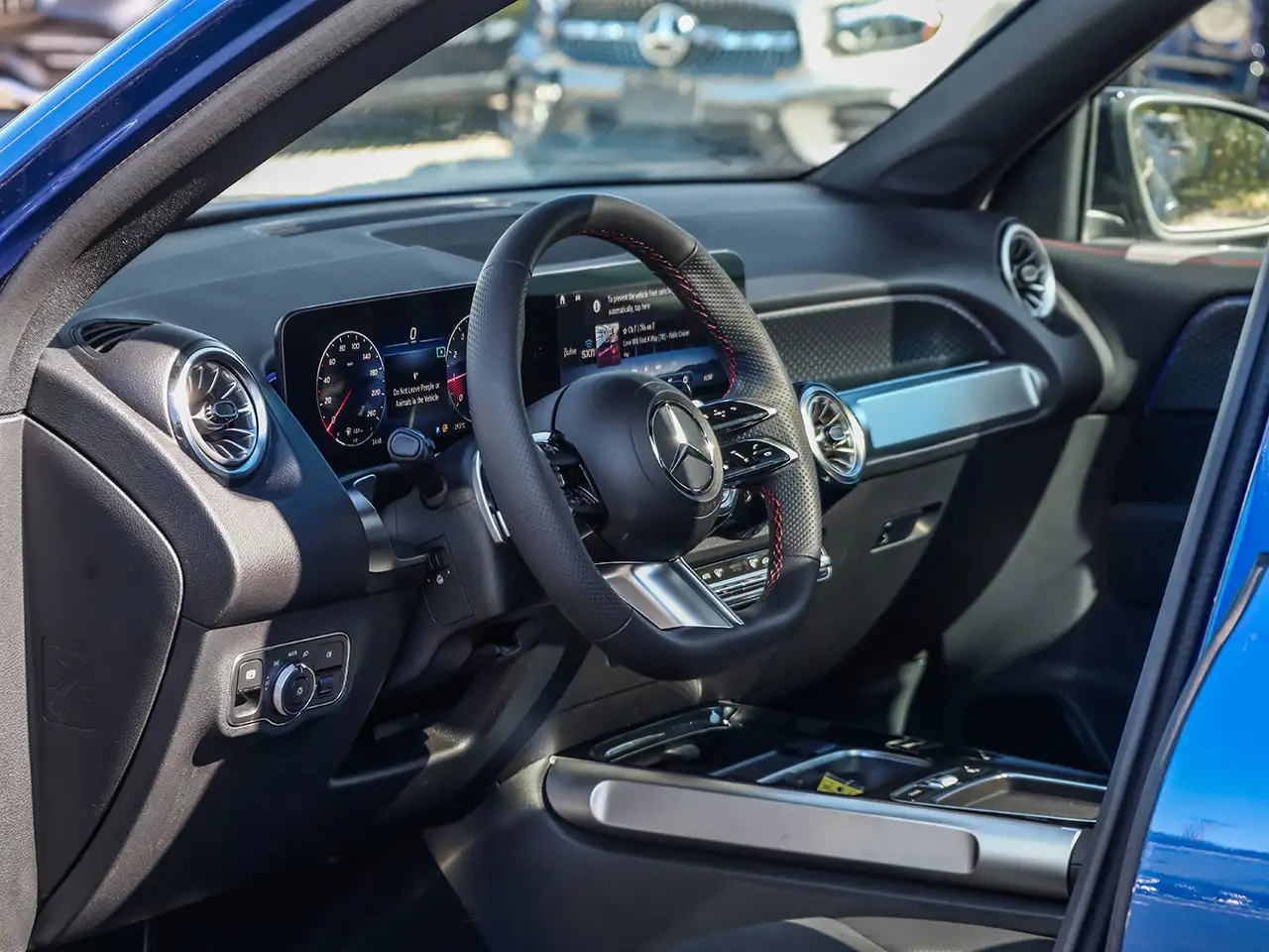 Mercedes-Benz GLB - Image 13