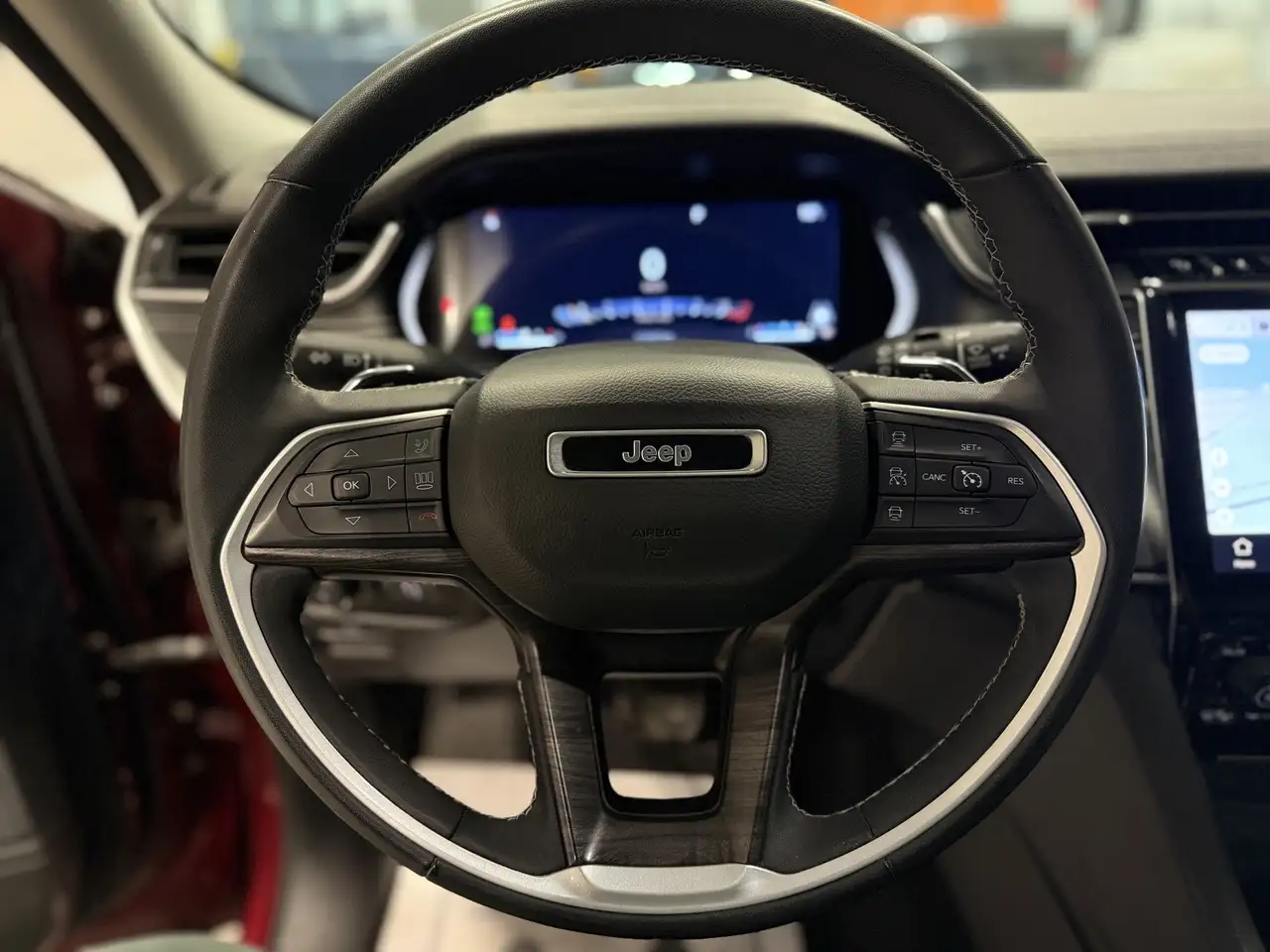 Jeep Grand Cherokee - Image 18