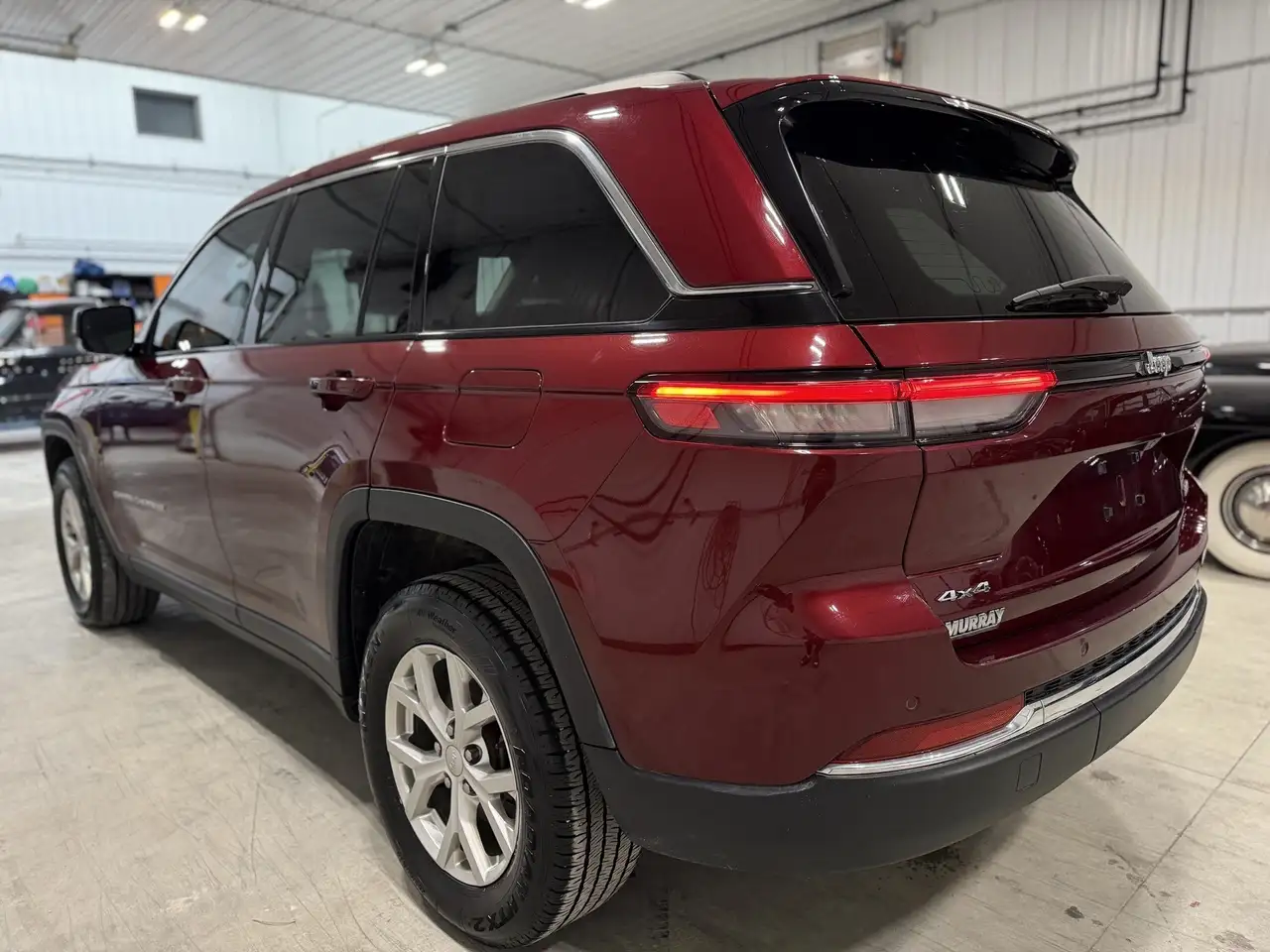 Jeep Grand Cherokee - Image 14
