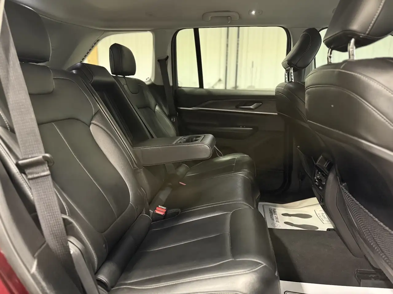 Jeep Grand Cherokee - Image 30