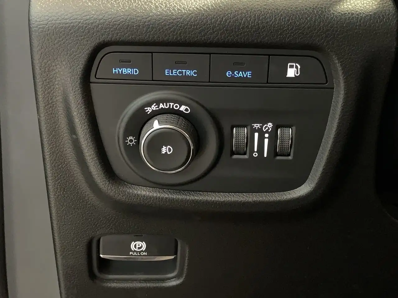 Jeep Grand Cherokee - Image 32