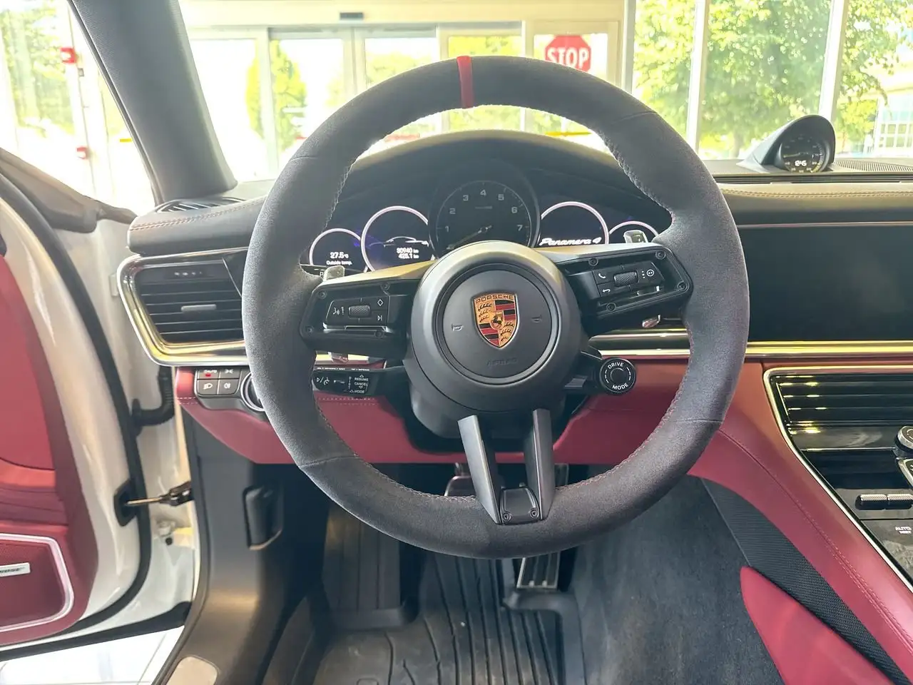 Porsche Panamera - Image 18
