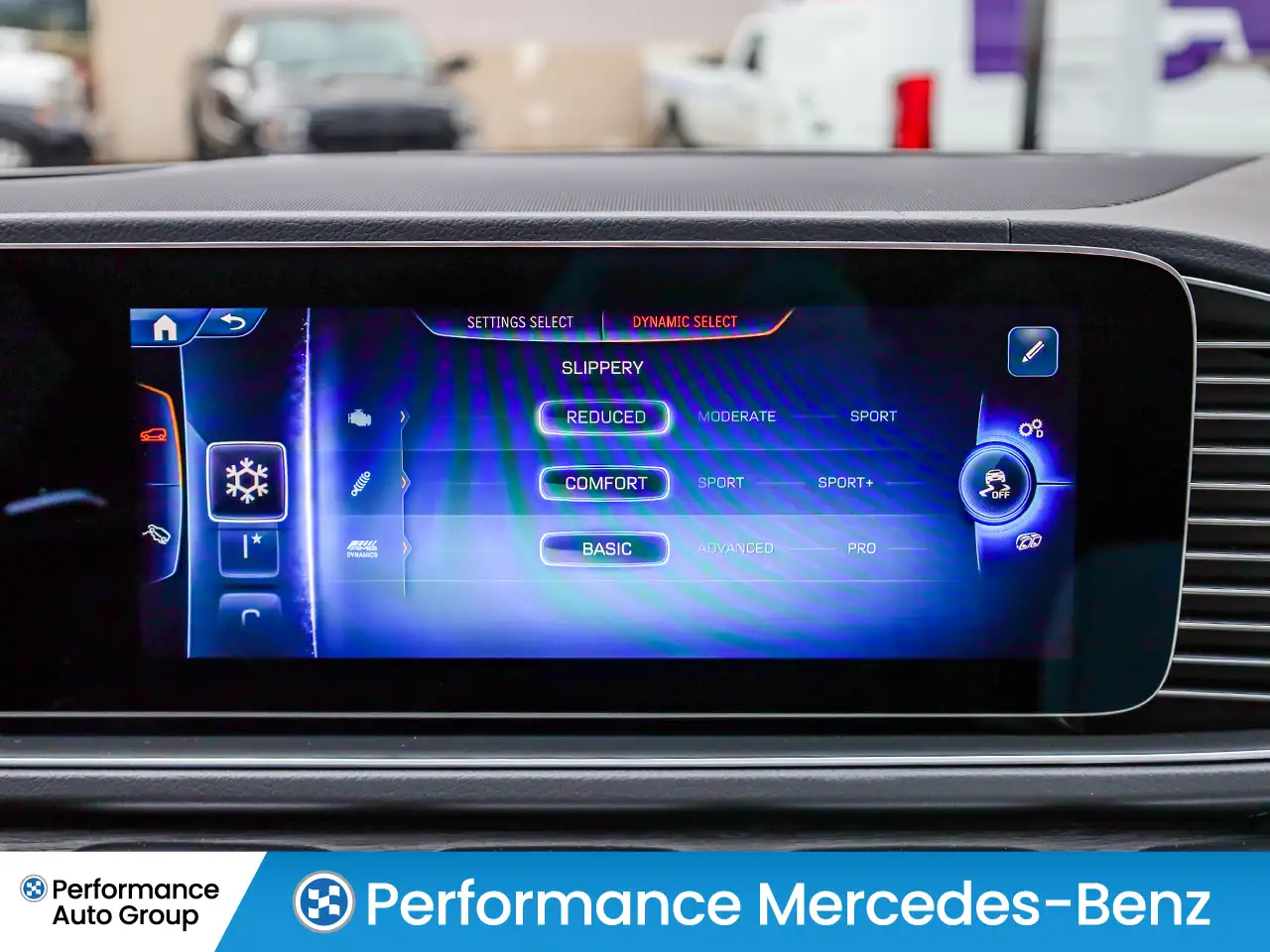 Mercedes-Benz GLE - Image 27