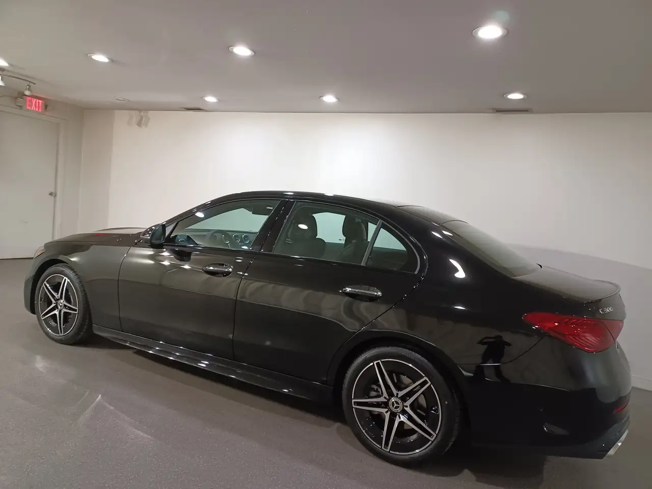 Mercedes-Benz C-Class - Image 12