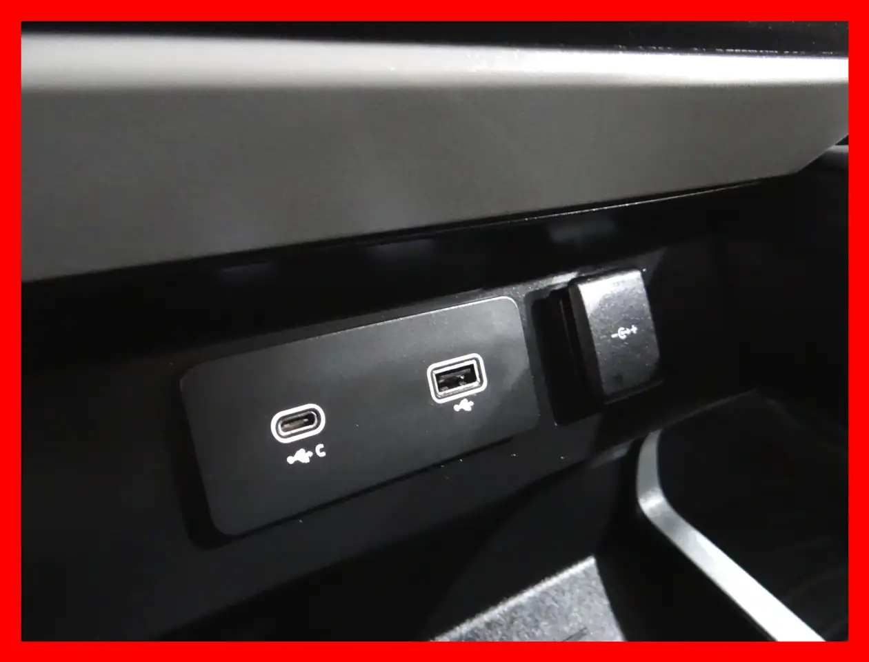 Land Rover Defender - Image 15