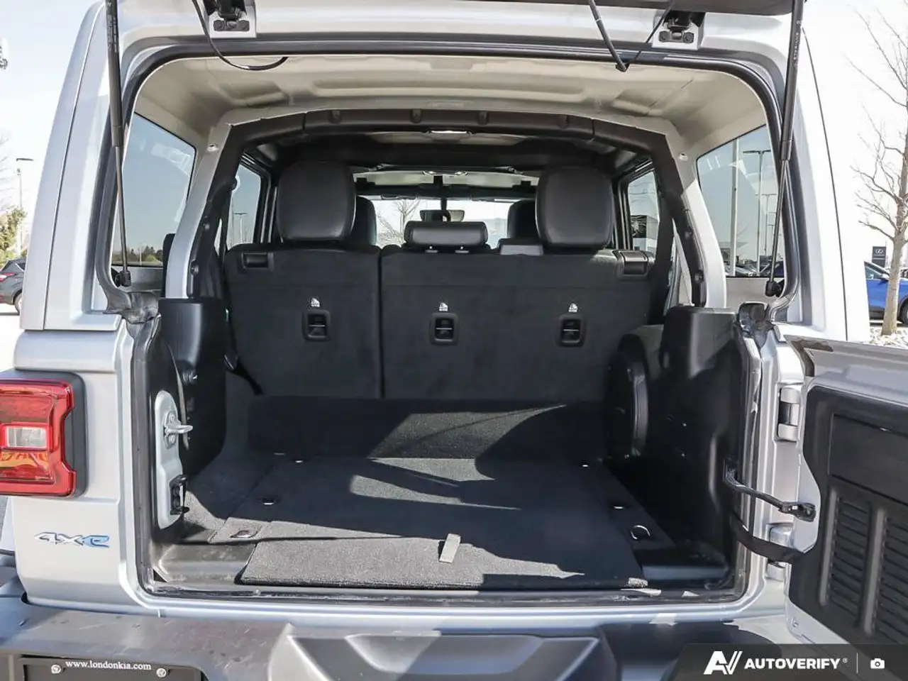 Jeep Wrangler - Image 15