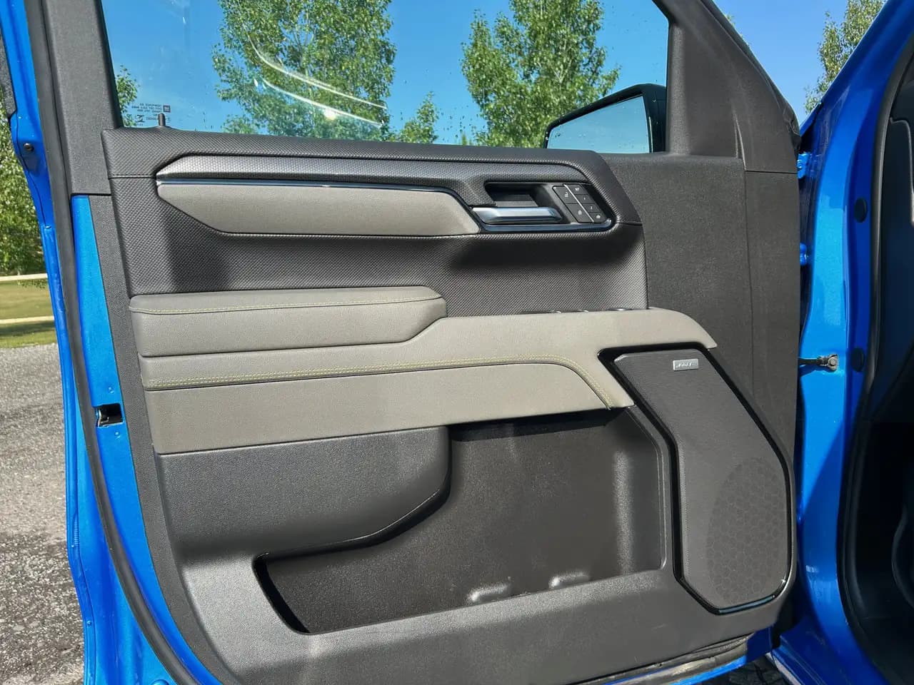 Chevrolet Silverado 1500 - Image 17