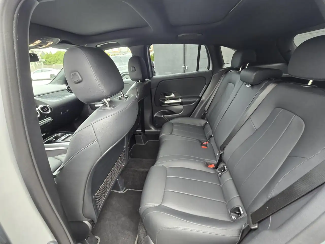 Mercedes-Benz GLA - Image 11