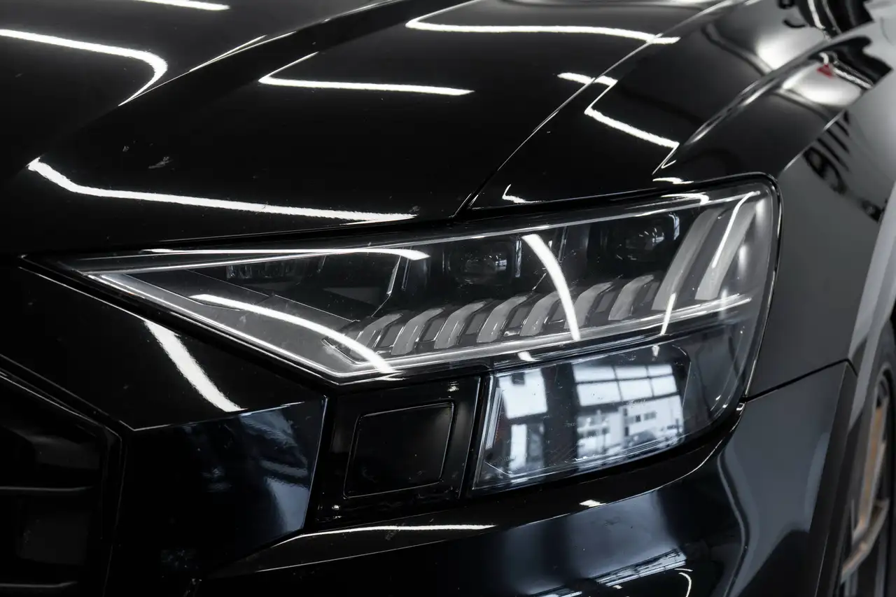 Audi SQ8 - Image 7