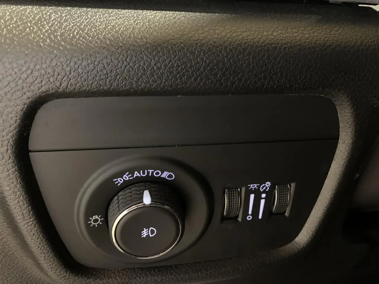 Jeep Grand Cherokee - Image 27