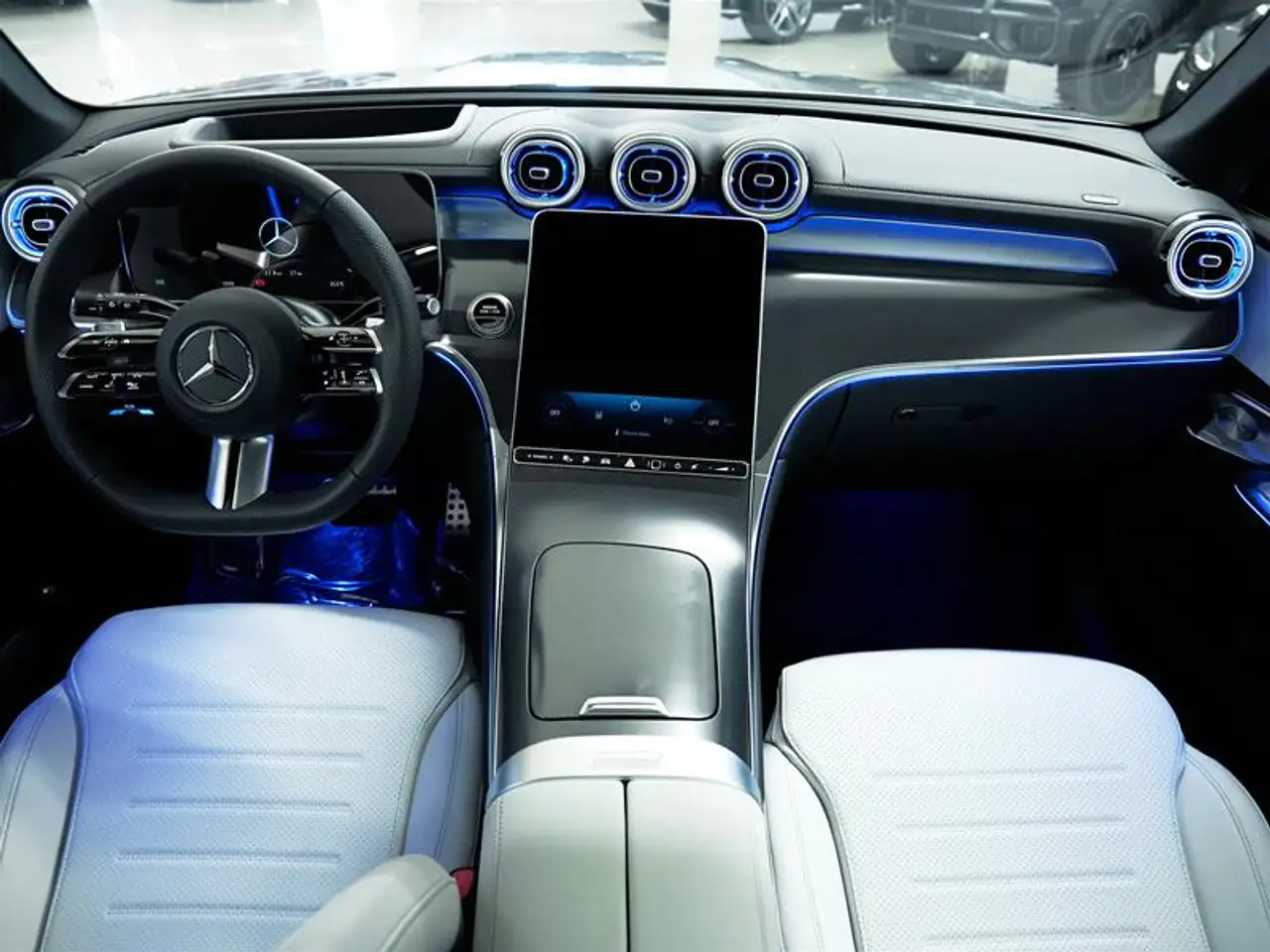Mercedes-Benz GLC - Image 25
